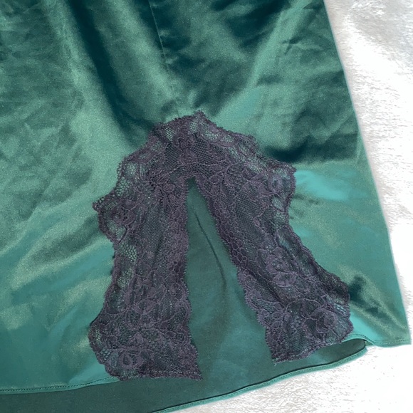Green Silk Mini Skirt - Picture 2 of 5